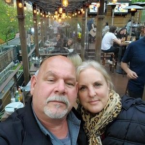 Meet your Posher, Laurel